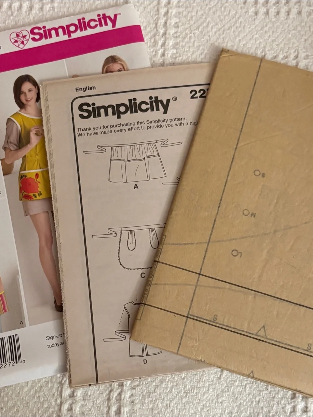 Simplicity Pattern 2272A for Misses’ Aprons